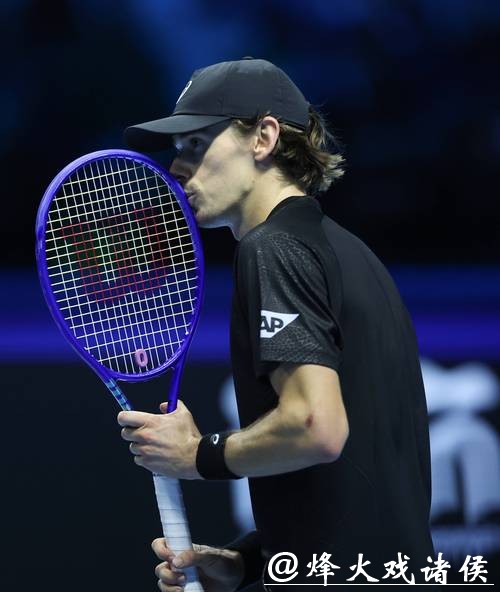 辛纳2-0德米纳尔 连续3年挺进年终总决赛争冠战