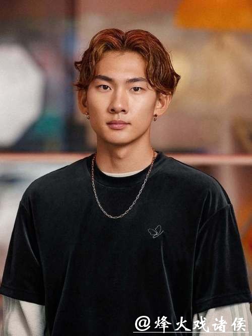 苏翊鸣自己花钱请教练、正常发工资,拿铜牌还请教练吃西餐,真心感恩绝非摆样子,师徒情谊远超过雇佣关系 苏翊鸣自己花钱请教练、正常发工资,拿铜牌还请教练吃西餐,真心感恩绝非摆样子,师徒情谊远超过雇佣关系