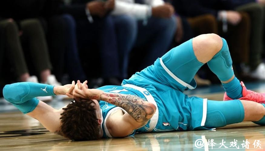 浓眉42+23詹姆斯22+7+8 湖人力克黄蜂4连胜 浓眉42+23詹姆斯22+7+8 湖人力克黄蜂4连胜