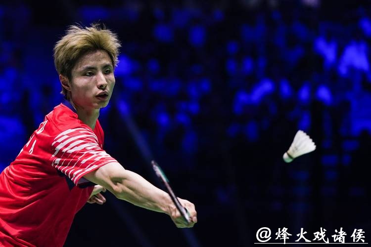 石宇奇2-1战胜翁泓阳 晋级世锦赛4强 石宇奇2-1战胜翁泓阳 晋级世锦赛4强